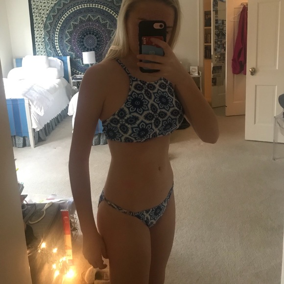 Halter neck bikini - Picture 4 of 6